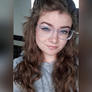 Meet your Posher, Casey